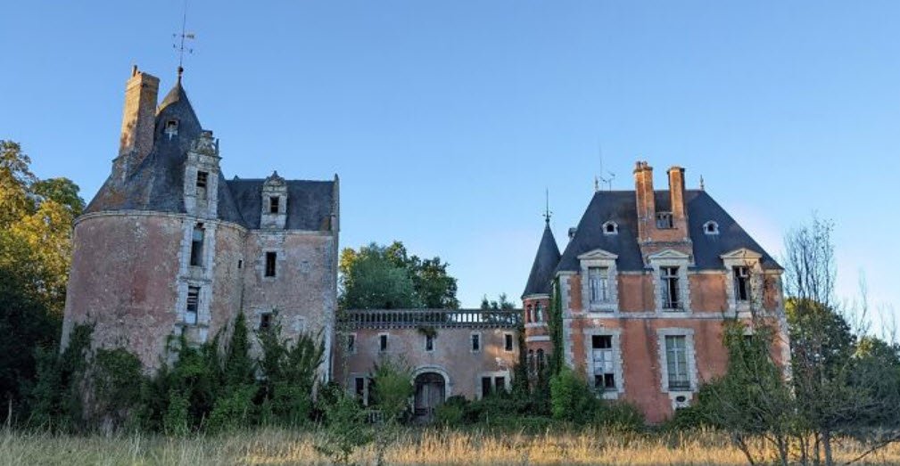 Ruines du Château de Fays, Sprimont, Belgium